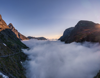 Bilde 2 uten fotkred Soloppgang Trollstigen © Nordlandblog Socialmedia Visit Nordwest Norge20230628-PANO0021-Pano