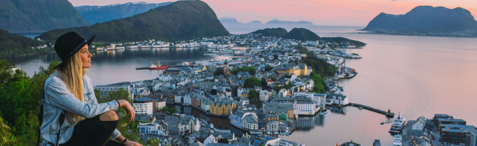 Bilde 1 Aksla-Ålesund-foto-Samuel-Taipale-VisitNorwaycom_xbdkxu_ishuyx